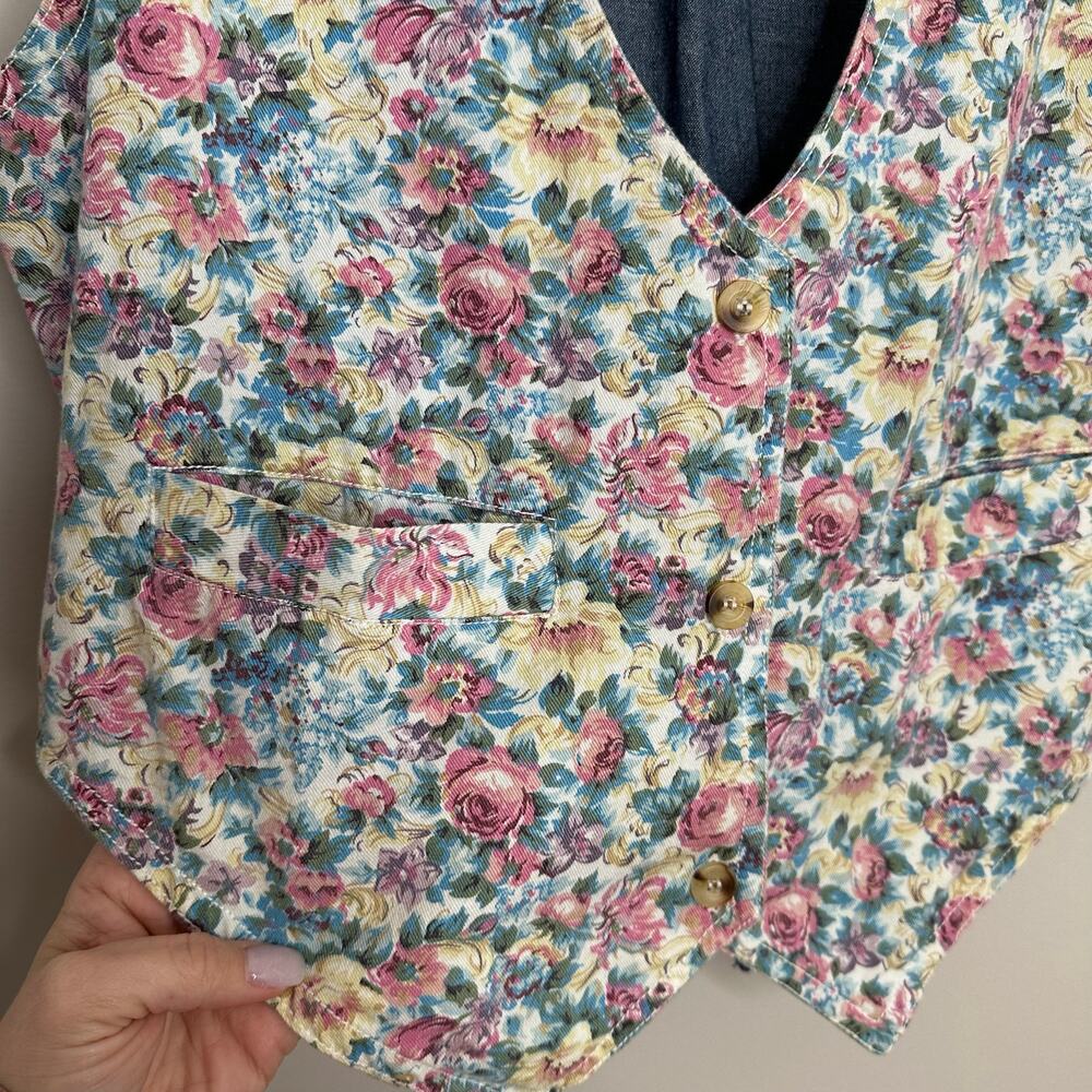 Cotton Express vintage floral print 3‎ button vest with tie back - Picture 2 of 6